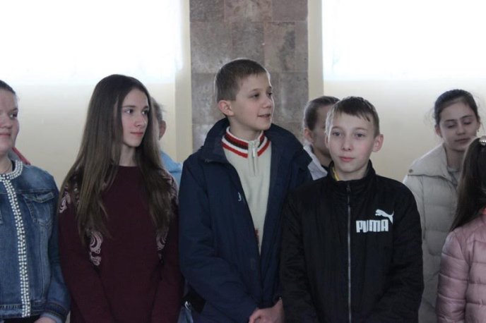 У фойє ЗОШ №13 міста Мукачева урочисто відкрили стінопис "Берегині слова" – 06 У фойє ЗОШ №13 міста Мукачева урочисто відкрили стінопис "Берегині слова" – 06