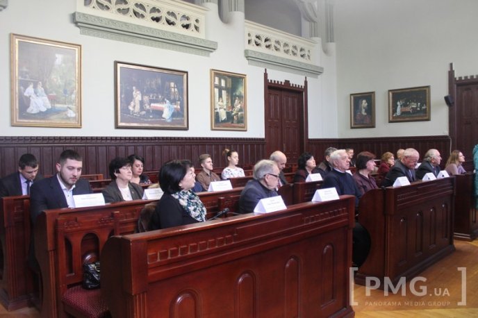 До Дня Соборності України у Мукачеві відбувся круглий стіл – 02