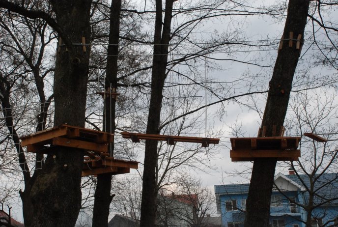 Наприкінці весни в Іршаві відкриють перший у Закарпатті мотузковий парк – 06