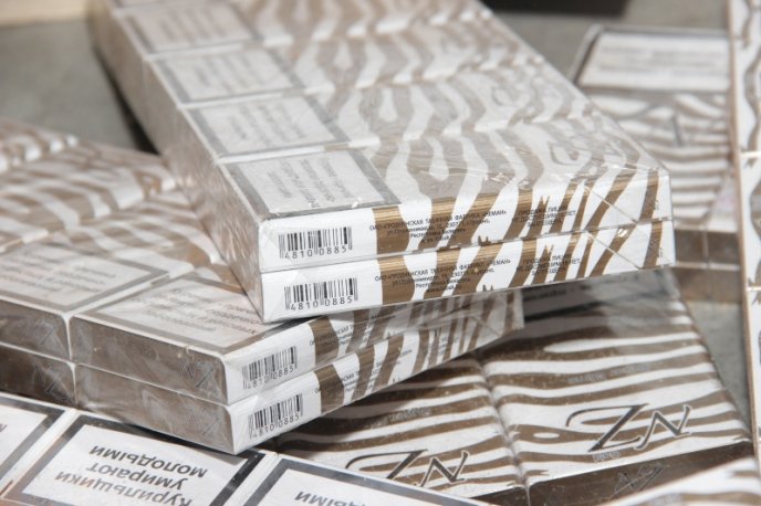 У пиломатеріалах, які перевозив чоловік, знаходилося 95 тисяч пачок цигарок – 08