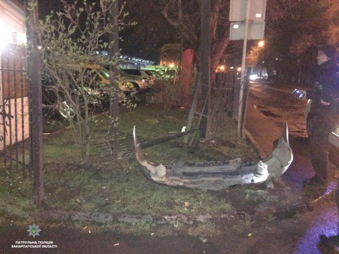 Цієї ночі в Ужгороді поблизу вокзалу сталася аварія – 03