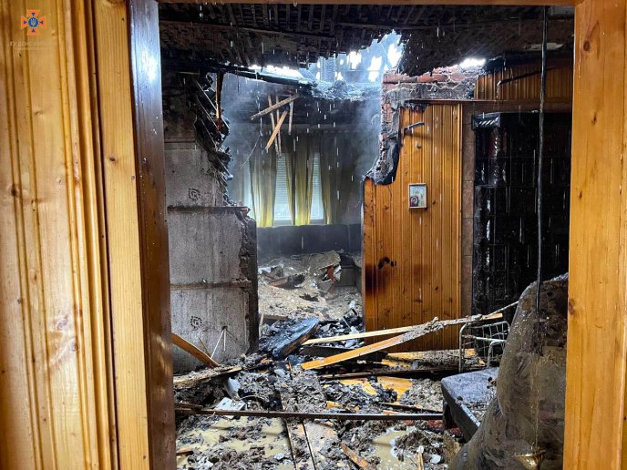 Рятувальники розповіли про пожежу, яку гасили вчора – 03