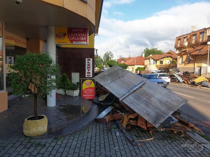 Армагеддон в Чехії: частину сіл після торнадо зрівняло з землею – 06