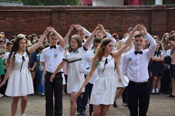 У школах Мукачева пролунав останній дзвінок – 51