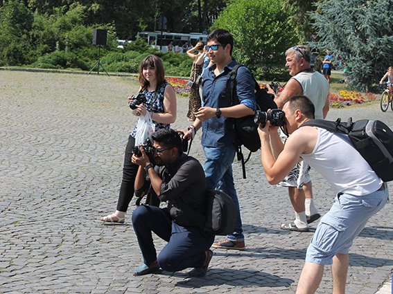 Закарпатські правоохоронці влаштували виставку зброї – 03