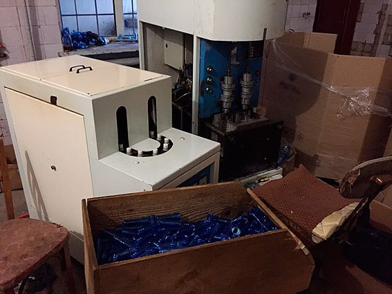 На Закарпатті викрито підпільний цех з виробництва лікувальної мінеральної води – 04