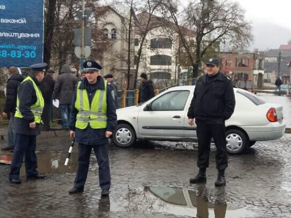 На Свалявщині через підтоплення дороги перекрили в’їзд у село Пасіка – 04