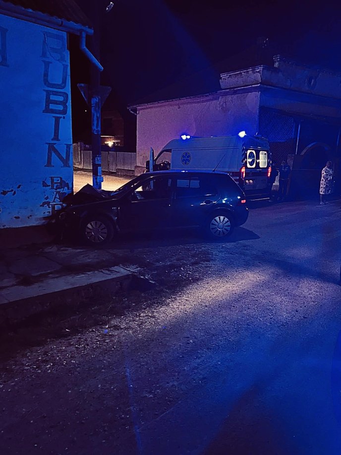 Фото Берегівської станції екстреної медичної допомоги з місця ДТП