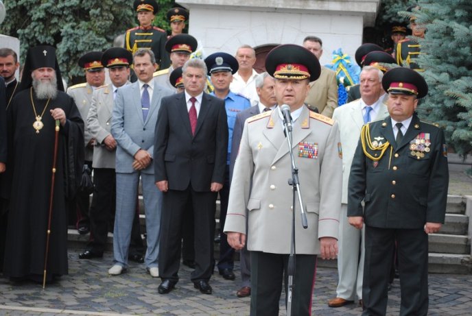 Центр Мукачева "захопили" військові (ФОТОРЕПОРТАЖ)  – 05 Центр Мукачева "захопили" військові (ФОТОРЕПОРТАЖ)  – 05