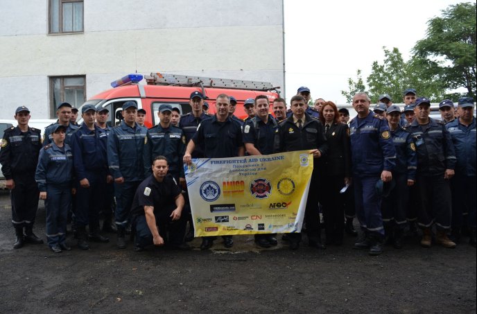 Канадські рятувальники привезли подарунки для закарпатських колег – 06