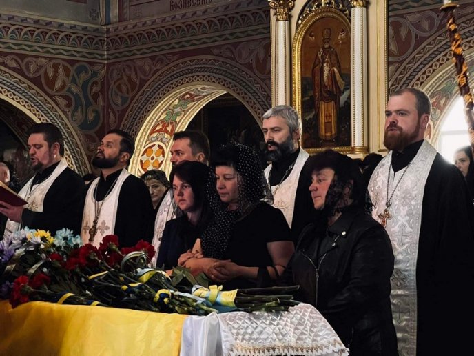 У Мукачеві поховали 32-річного військового – 06