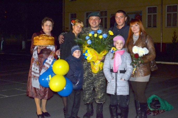 Закарпатських прикордонників зустріли у Чопі подяками за мужність та грамотами за професіоналізм (ФОТО) – 07