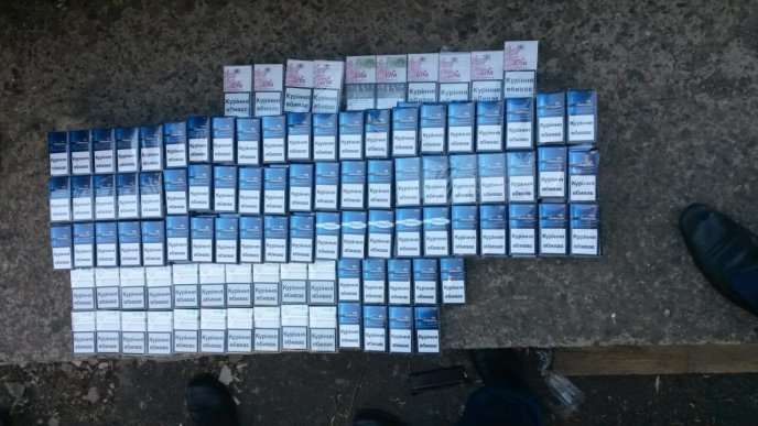 На Закарпатті угорець позбувся свого автомобіля через перевезені контрабандні цигарки – 08