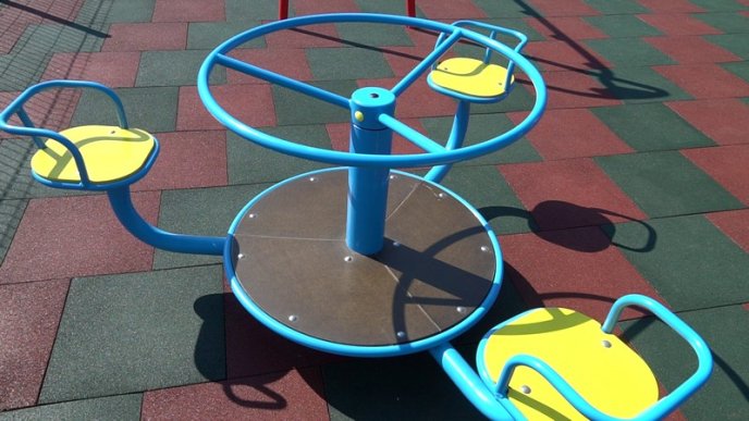 У Мукачівській ОТГ завершили облаштування дитячих ігрових і спортивних майданчиків – 03