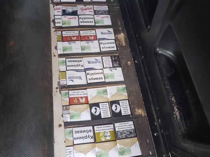 Через контрабанду два водії втратили свої авто – 03