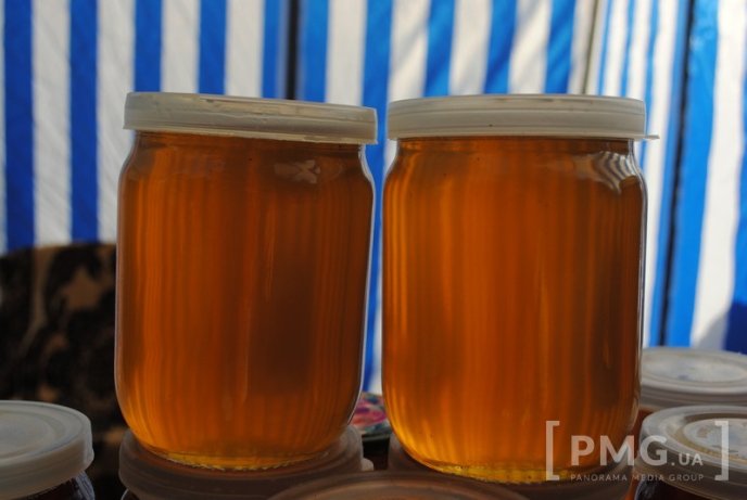 У Мукачеві розпочався "Медовий ярмарок – 2015" – 02