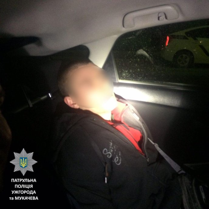 Поліцейські розшукали чоловіка, який вночі в Ужгороді стріляв з пістолета  – 02 Поліцейські розшукали чоловіка, який вночі в Ужгороді стріляв з пістолета  – 02