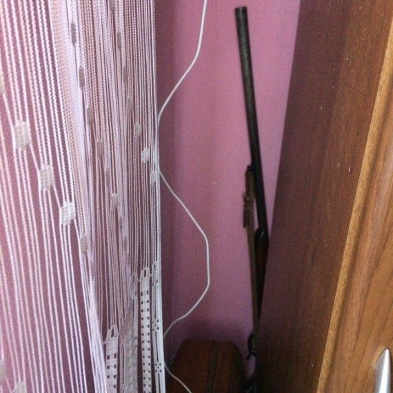 У чоловіка знайшли рушницю та пістолет – 02