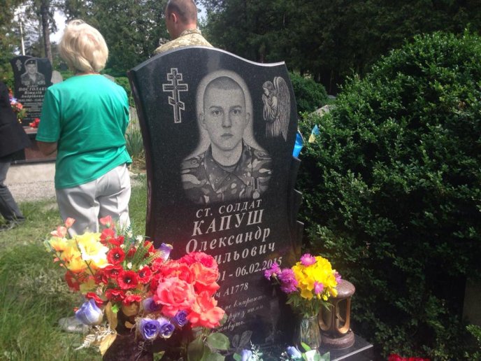 В обласному центрі освятили пам’ятники загиблим у зоні АТО ужгородцям – 04