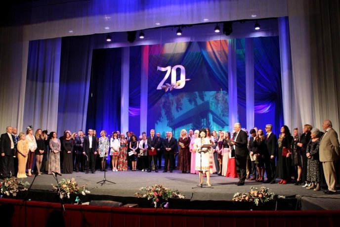 Облмуздрамтеатр відзначив свій ювілей грандіозним концертом – 01