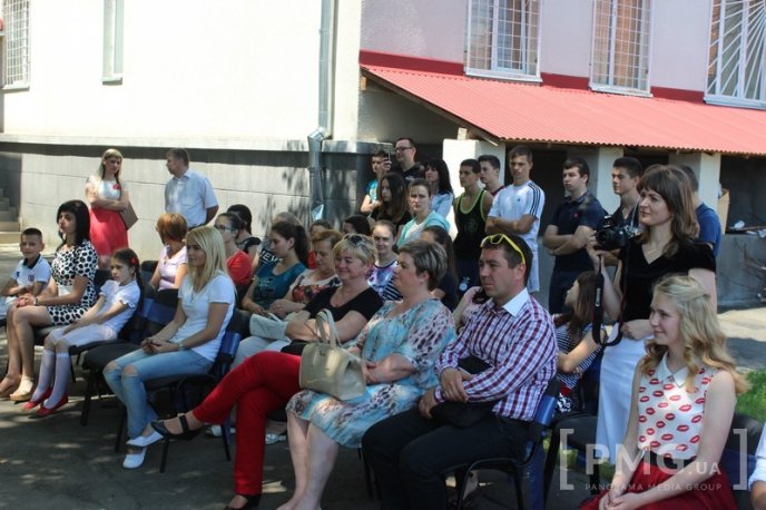 Студенти Мукачівського торговельно-економічного коледжу показали як правильно працювати в ресторанах – 08