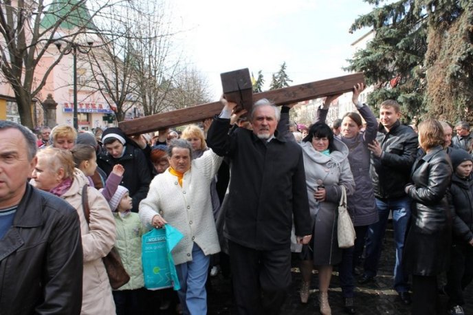 У Мукачеві пройшла масштабна хресна хода (ФОТО) – 10