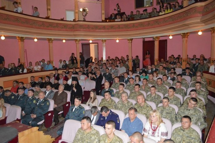 Центр Мукачева заполонила прикордонна техніка – 02 Центр Мукачева заполонила прикордонна техніка – 02
