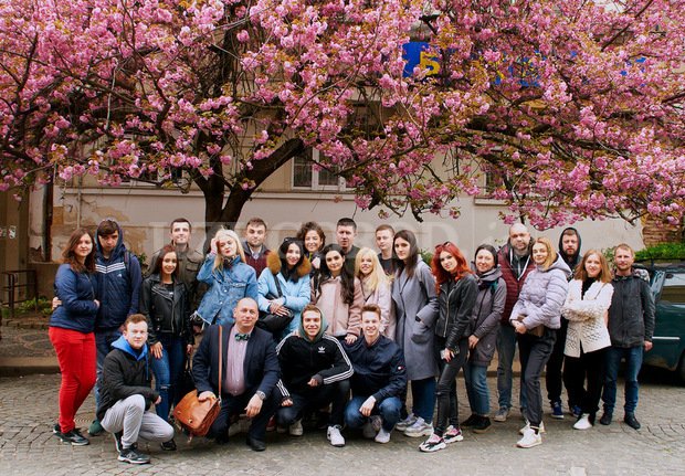 Ужгородом прогулялись актори серіалу "Школа" – 01