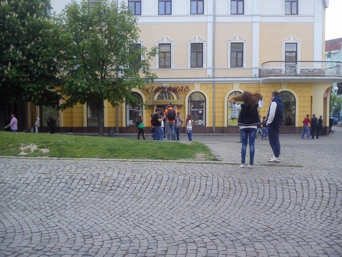 У центрі Мукачева – НЛО (ФОТО) – 02 У центрі Мукачева – НЛО (ФОТО) – 02