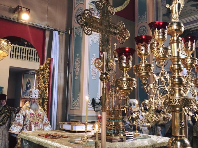 До православного храму в Минаї прибув ковчег з частиною одягу святителя Спиридона  – 08