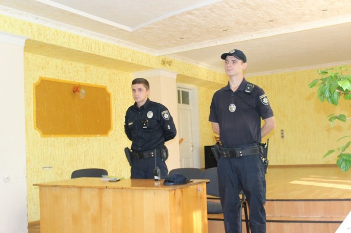 Мукачівські студенти зустрілись із патрульними поліцейськими – 09