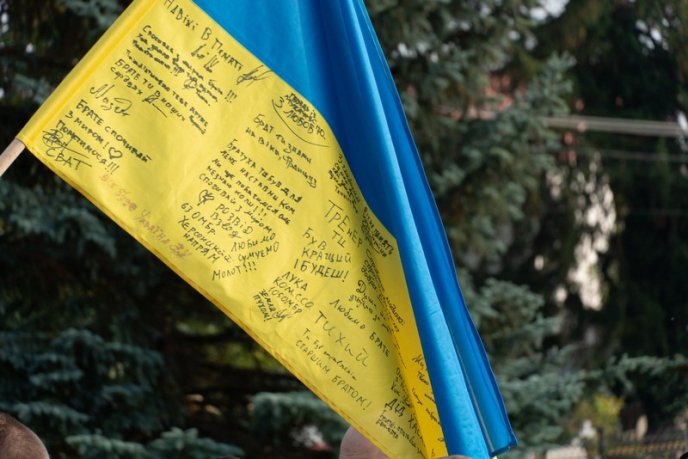 Залишилися дружина і син: в Ужгороді поховали Героя – 02