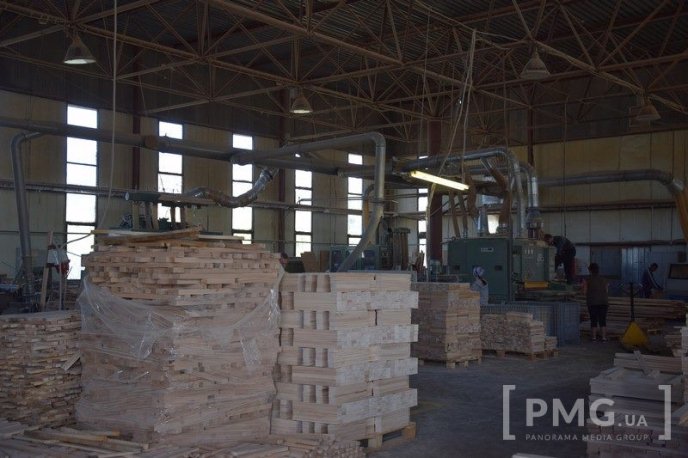 У Мукачеві виготовляють неймовірні дерев’яні вироби, які чудово впишуться в будь-який інтер’єр – 13