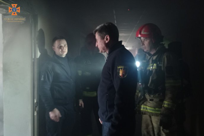 Пожежа в гуртожитку в Ужгороді: фото та подробиці від рятувальників – 12 Пожежа в гуртожитку в Ужгороді: фото та подробиці від рятувальників – 12