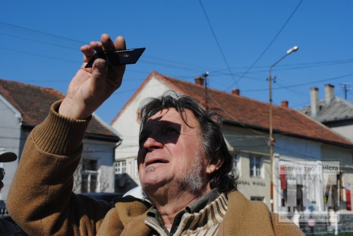 Мукачівці вже споглядають за частковим затемненням Сонця (ФОТО) – 05