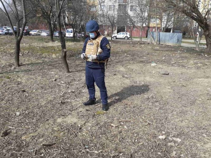У двох районах перехожі виявили підозрілі предмети – 03