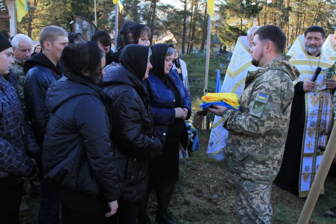 На Хустщині попрощалися із молодим Героєм – 06