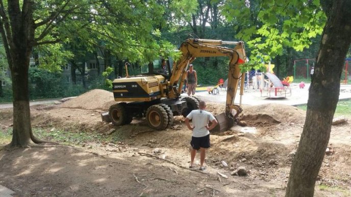 На Шипці почали облаштувати тротуари – 01