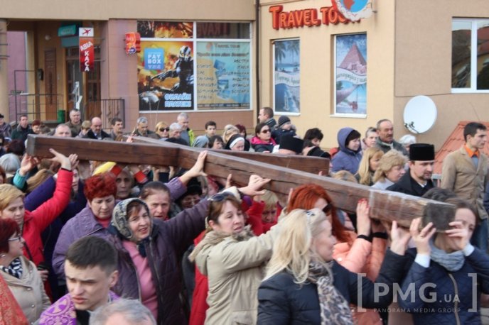 Вулицями Мукачева пройшла Хресна Хода – 06