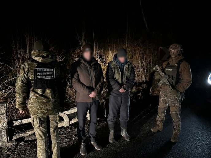 Ухилянти в "швидкій": на Закарпатті вигадали новий спосіб переправлення чоловіків за кордон – 02 Ухилянти в "швидкій": на Закарпатті вигадали новий спосіб переправлення чоловіків за кордон – 02