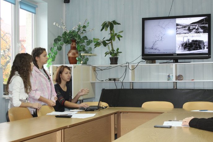 Учнівська молодь Закарпаття зібралась на обласну краєзнавчу конференцію – 02