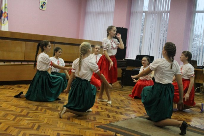 До Міжнародного дня інваліда у Виноградові відбувся благодійний концерт – 03