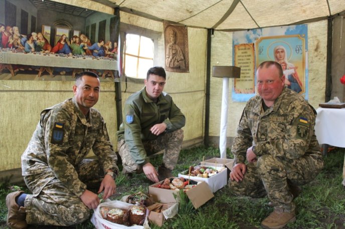 Пасочка у шоломі: як гірські штурмовики Великдень святкували – 05