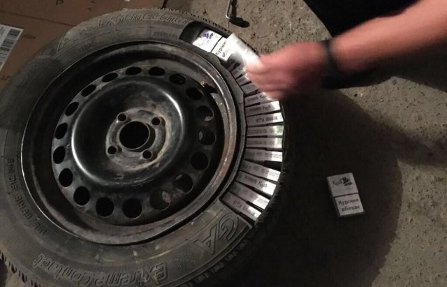 Спецоперація на митному посту: на хабарі спіймали заступника начальника МП «Вилок» – 03