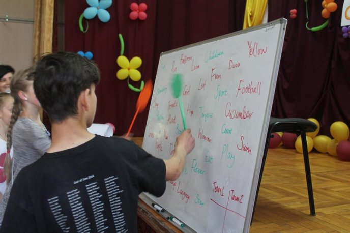 Літній відпочинок з користю або Як мукачівська дітвора вчить іноземні мови – 14