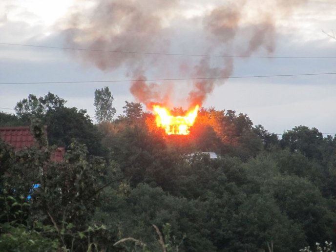Масштабна пожежа в Ужгороді: згорів будинок, побудований над мікрорайоном Шахта – 02