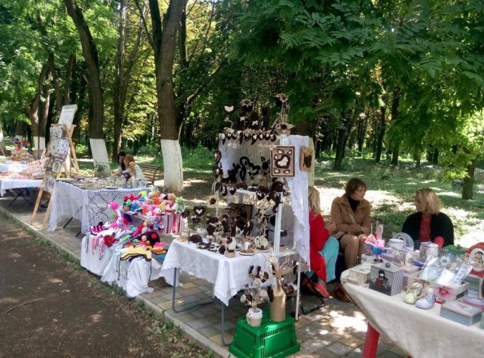 В Ужгороді готуються до проведення фестивалю "Медовий Спас" – 04