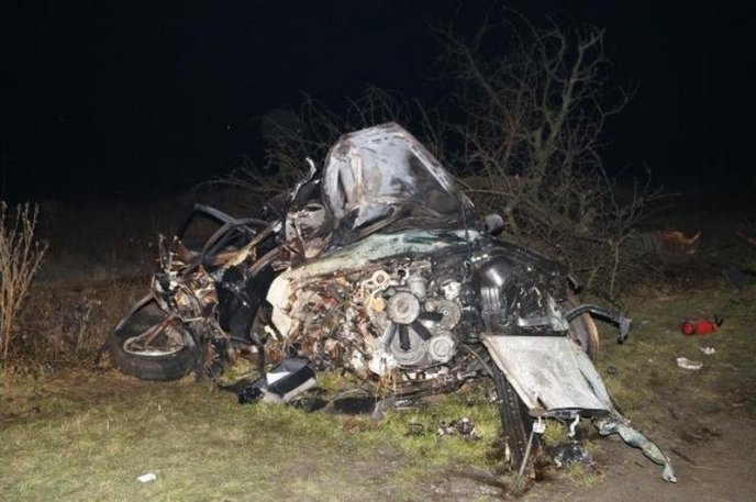 Жахлива аварія у новорічну ніч: загинули 14-річна дівчина та її 26-річний хлопець (ФОТО) – 05