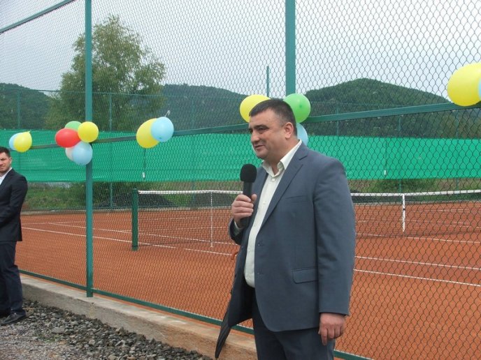 В селищі Кольчино урочисто відкрили сучасний тенісний корт – 12