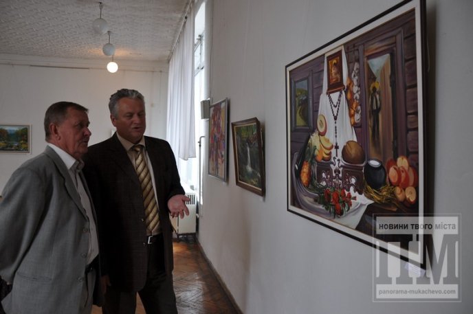 У Мукачеві відкрилась виставка творчих робіт художників міста (ФОТОРЕПОРТАЖ) – 01